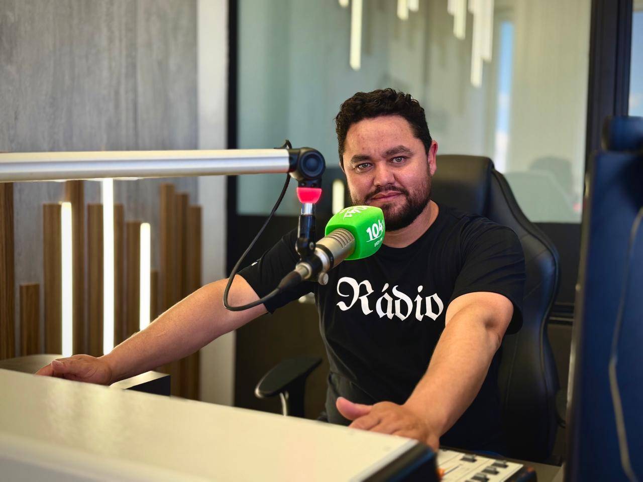 Sábado tem a estreia do ‘Batidão da Vizi’ com Naycon Rodrigo